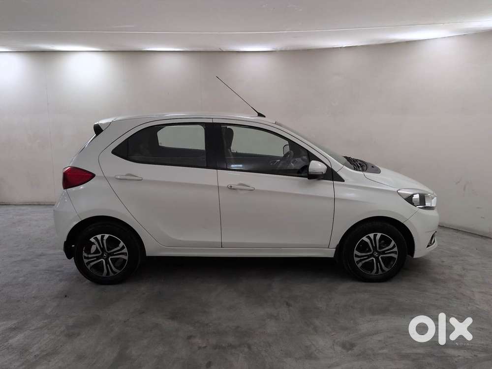 Tata Tiago Xza, 2018, Petrol