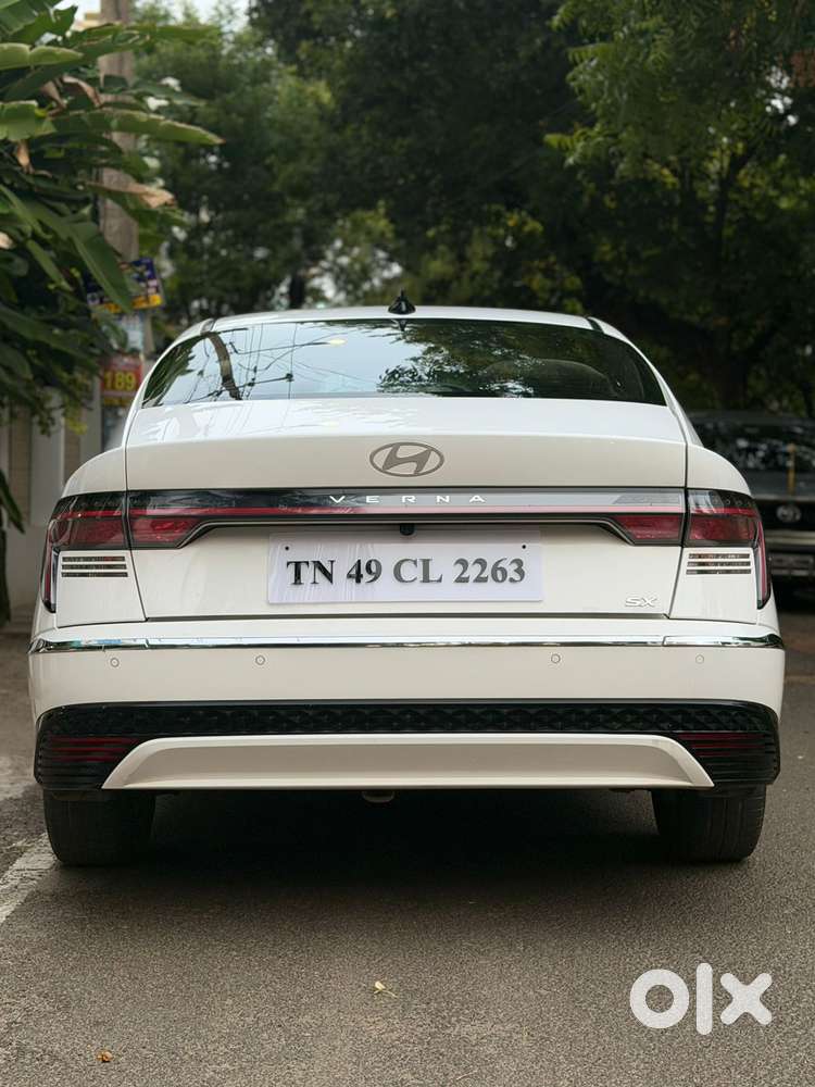 Hyundai Verna 1.5 Sx Ivt, 2023, Petrol