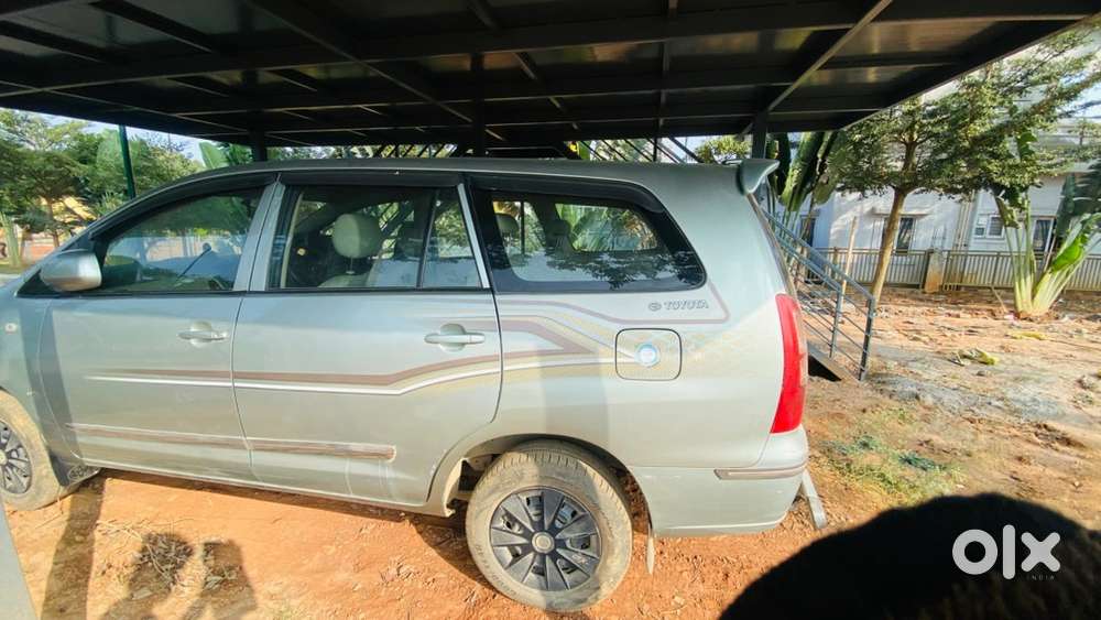 Toyota Innova Petrol 2005