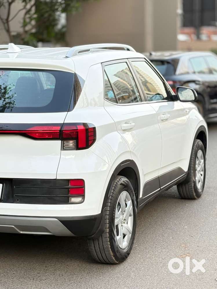 Hyundai Venue [2022-ongoing] 1.2 S, 2022, Cng & Hybrids