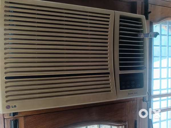 Lg Ac 1.5 ton window good condition