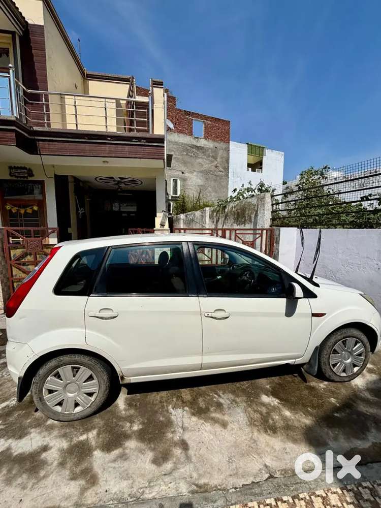 Ford Figo 2012 Petrol 125000 Km Driven
