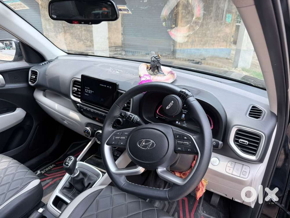 Hyundai Venue Sx (o) Mt 1.5 Diesel, 2024, Diesel