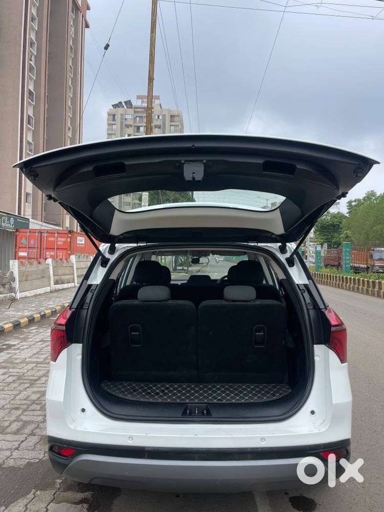 Mahindra Xuv700 2.2 Ax 5 Diesel At 7 Str, 2022, Diesel