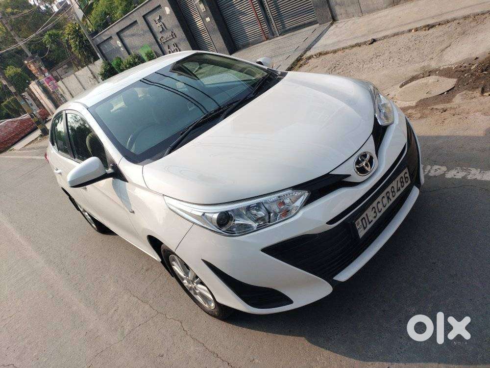 Toyota Yaris J Cvt, 2019, Petrol