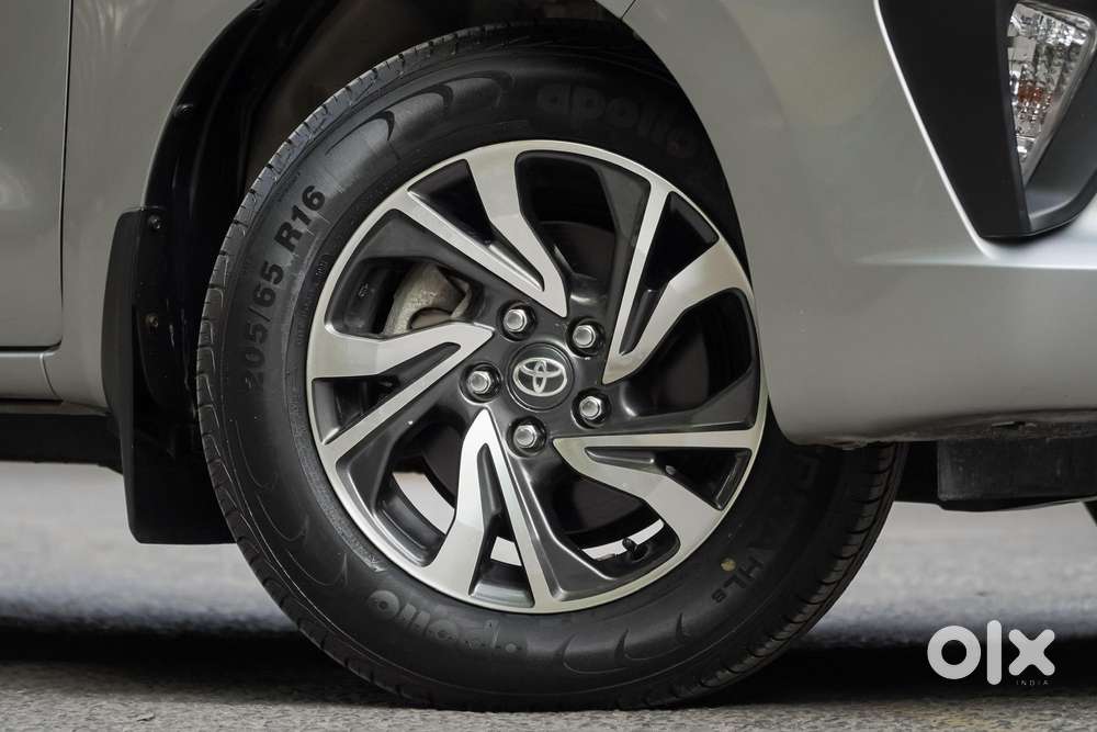 Toyota Innova Crysta [2020-ongoing] 2.4 Gx 7 Str, 2021, Diesel