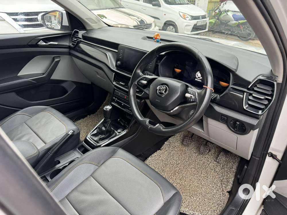 Skoda Kushaq 1.0 Tsi Style, 2023, Petrol