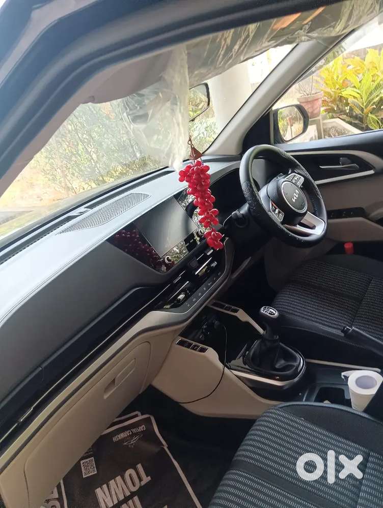 Kia Carens 2023 Petrol Good Condition