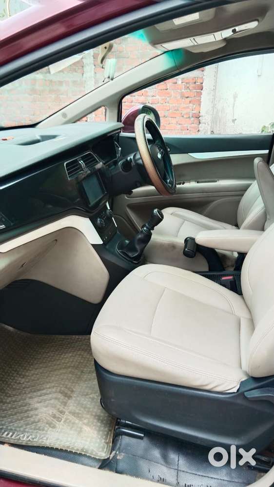 Mahindra Marazzo M8, 2018, Diesel