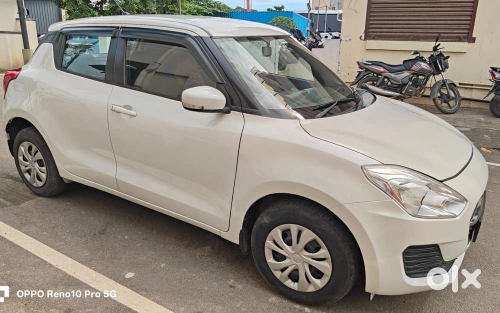 Maruti Suzuki Swift Vxi + Manual, 2022, Petrol