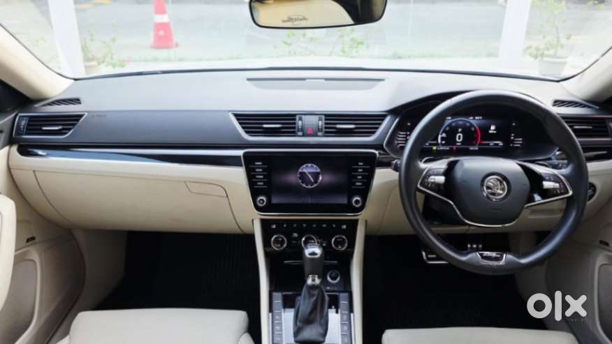 Skoda Superb 2.0 L&k Tsi At, 2022, Petrol