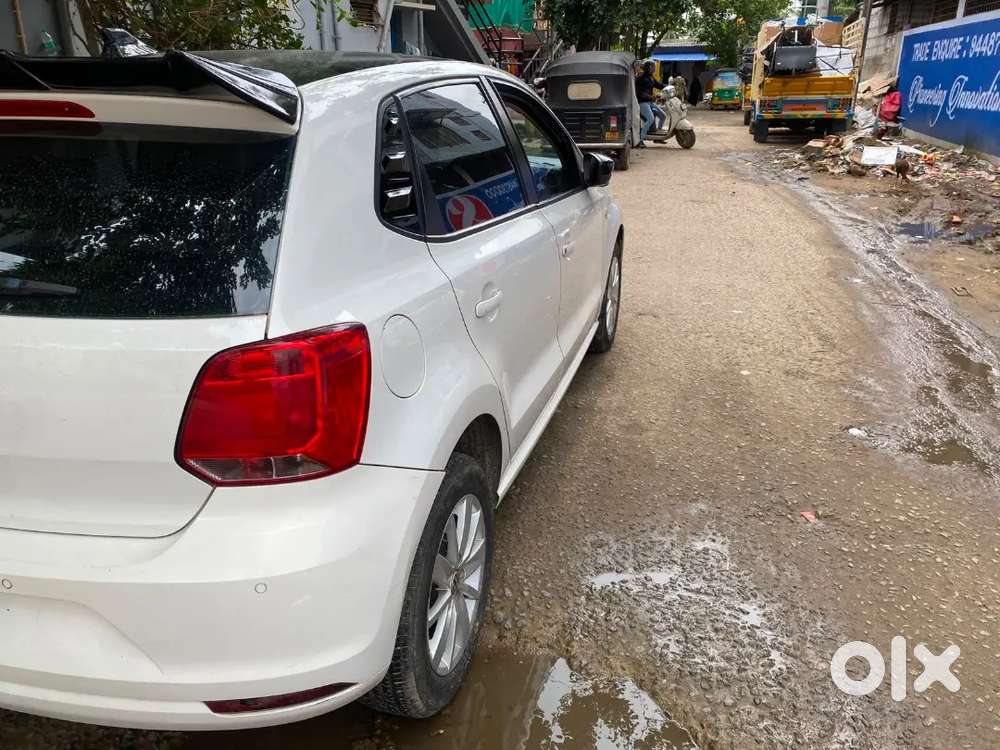 Volkswagen Polo Comfortline Petrol 2015