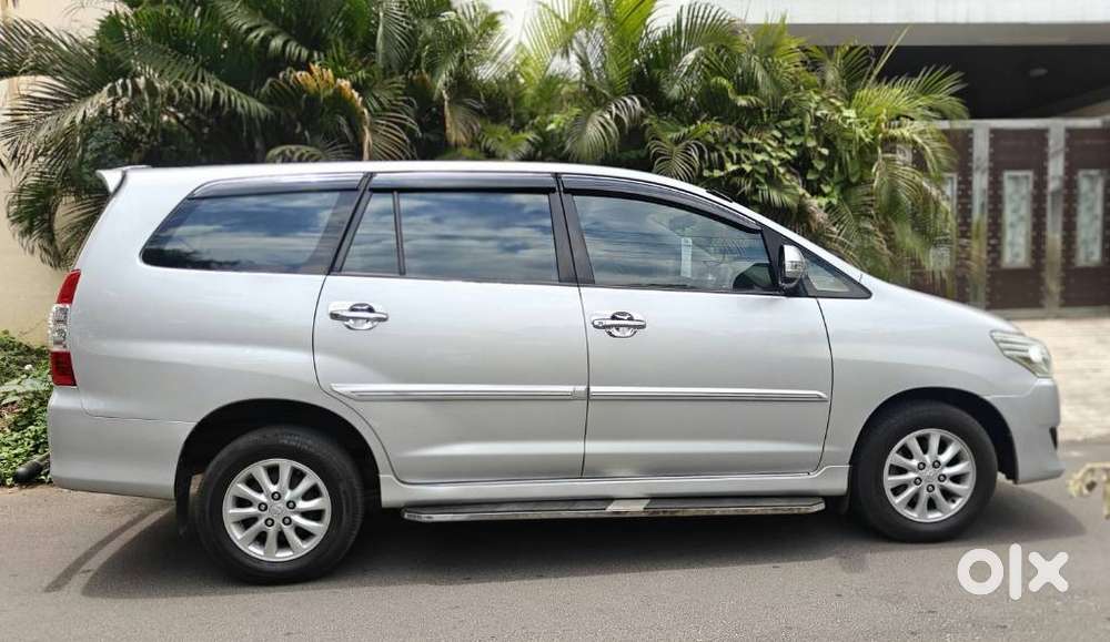 Toyota Innova 2.5 Vx (diesel) 8 Seater Bs Iv, 2013, Diesel