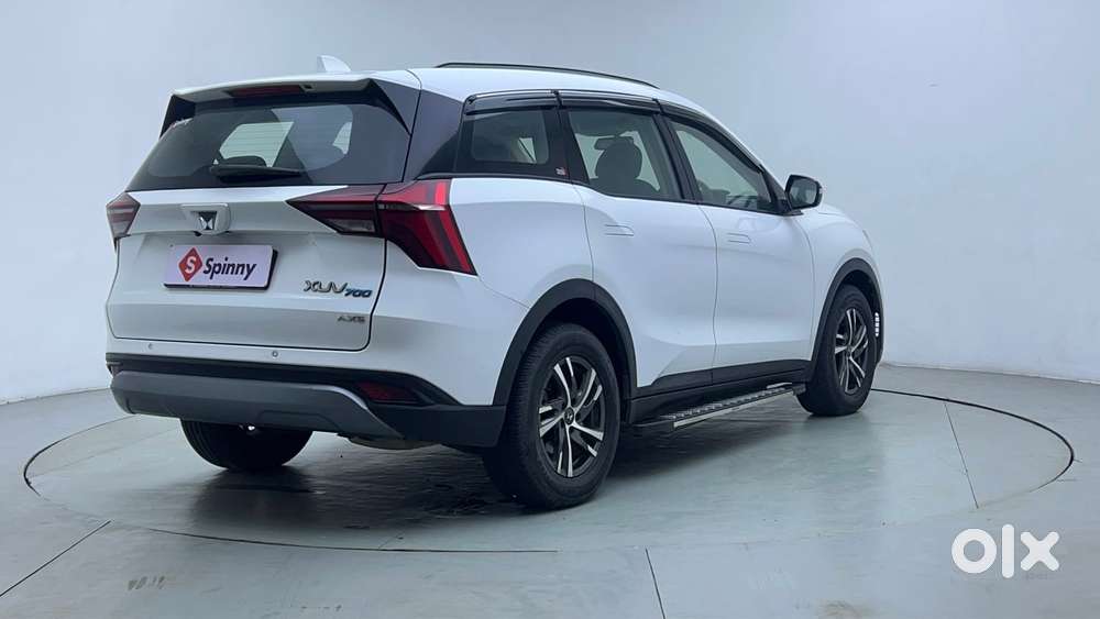 Mahindra Xuv700 2.0 Ax 5 Petrol Mt 7 Str, 2022, Petrol