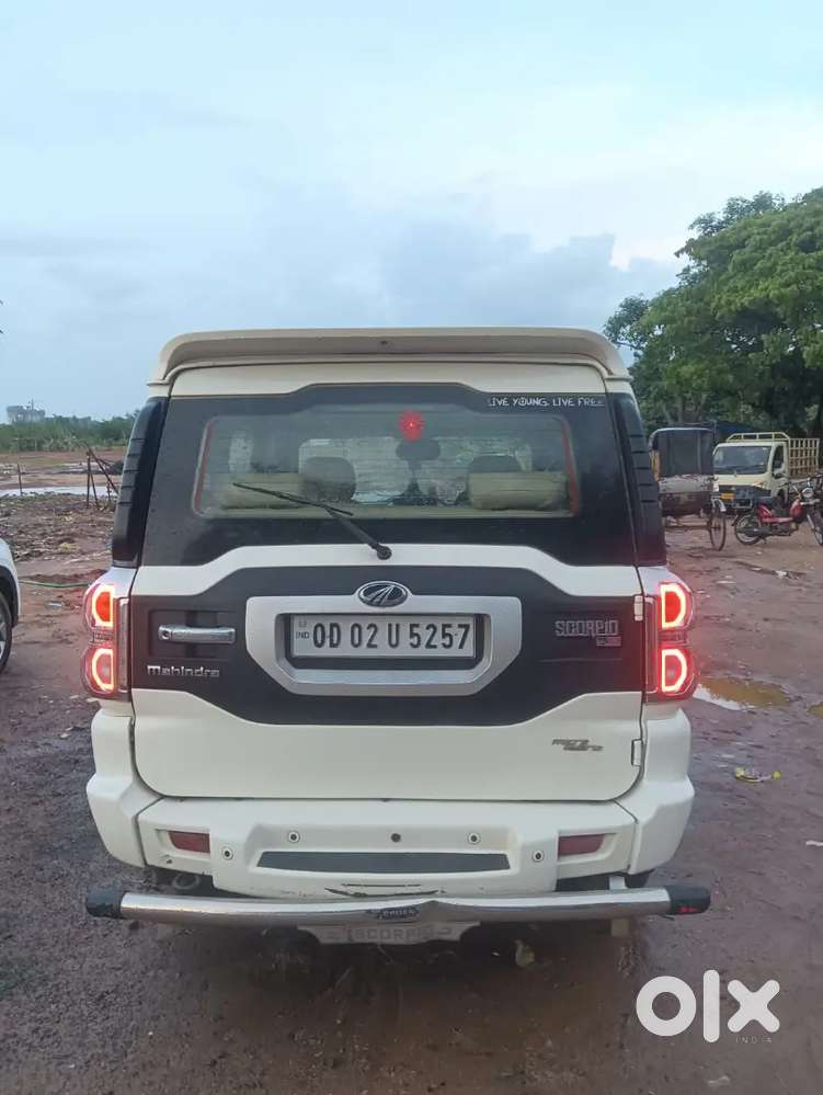 Mahindra Scorpio 2015, S10, Diesel 80000 Km Driven