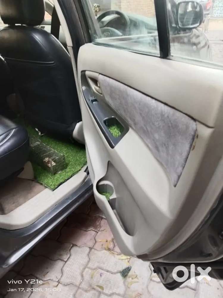 Toyota Innova 2011 Diesel 126000 Km Driven Good Condition New Tyre