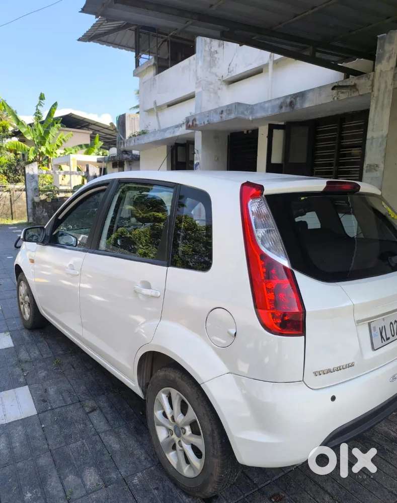 Bmw X1 2012 Black Fancy Number Panoramic Sunroof