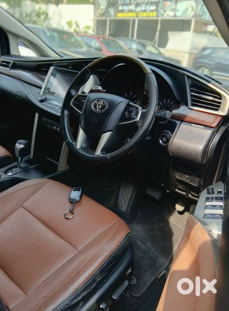 Toyota Innova Crysta 2.8z Automatic, 2016, Diesel