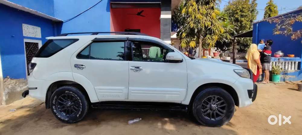 A Well Maintained Excellent Conditoned 4*2/4*4 Fortuner