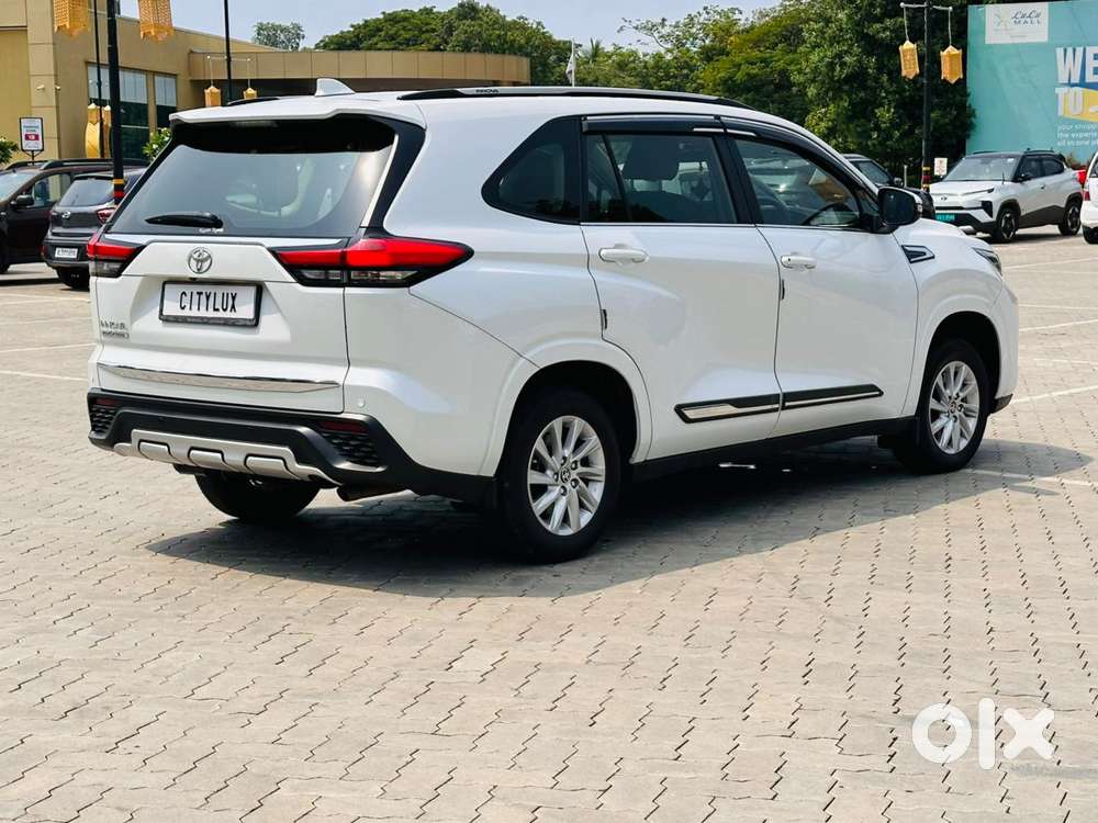 Toyota Innova Hycross Gx (o), 2024, Petrol