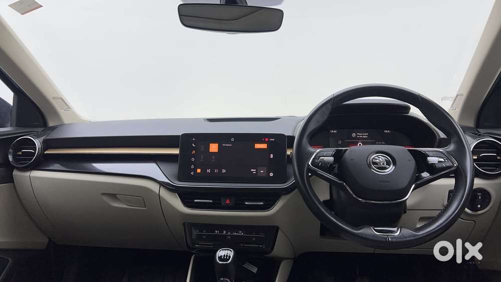 Skoda Slavia Style 1.0l Tsi Mt, 2023, Petrol