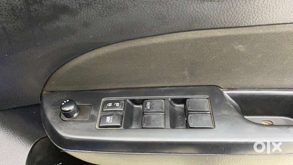 Maruti Suzuki Swift Zxi, 2014, Petrol