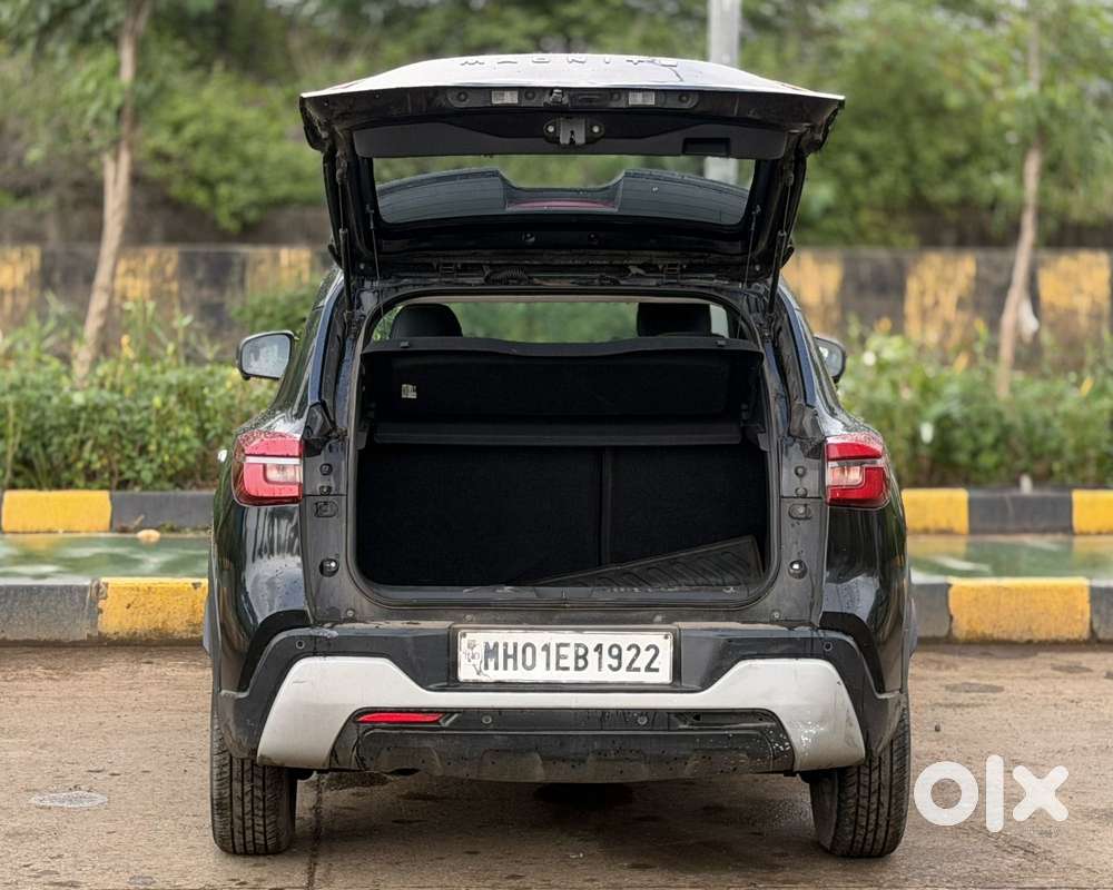 Nissan Magnite 1.0 Xv Premium, 2022, Petrol