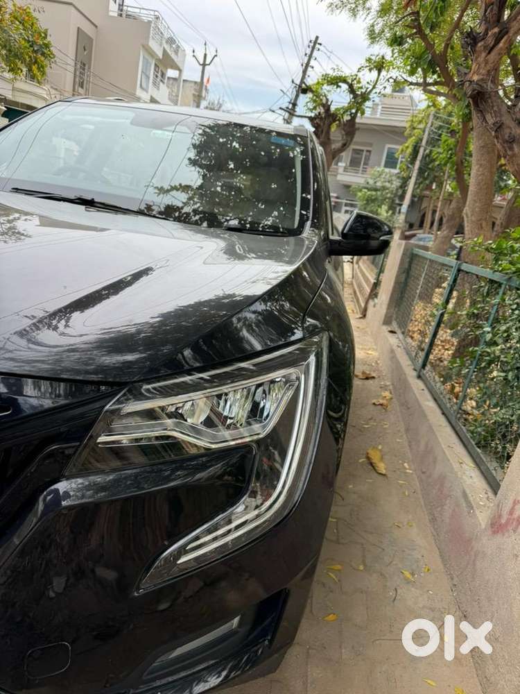 Mahindra Xuv700 2024 Petrol Well Maintained