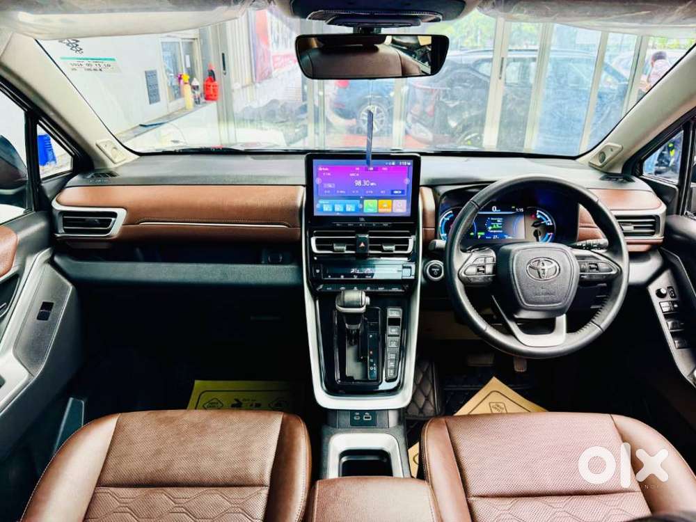 Toyota Innova Hycross 2.0 Zx (o) Hybrid 7 Str, 2023, Petrol