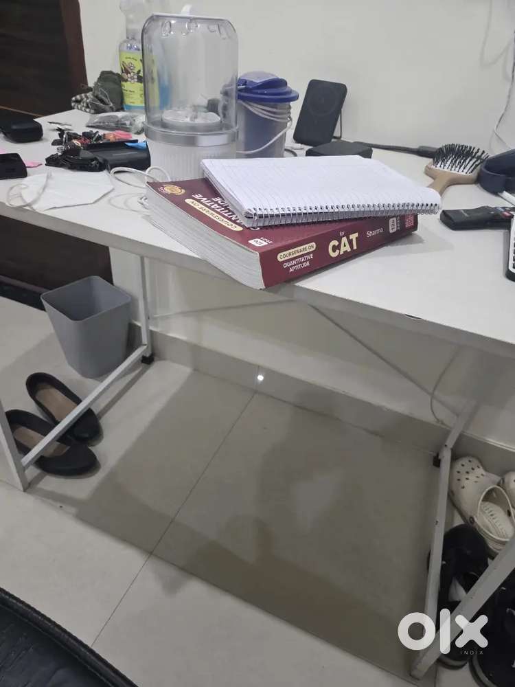 Foldable Computer Table