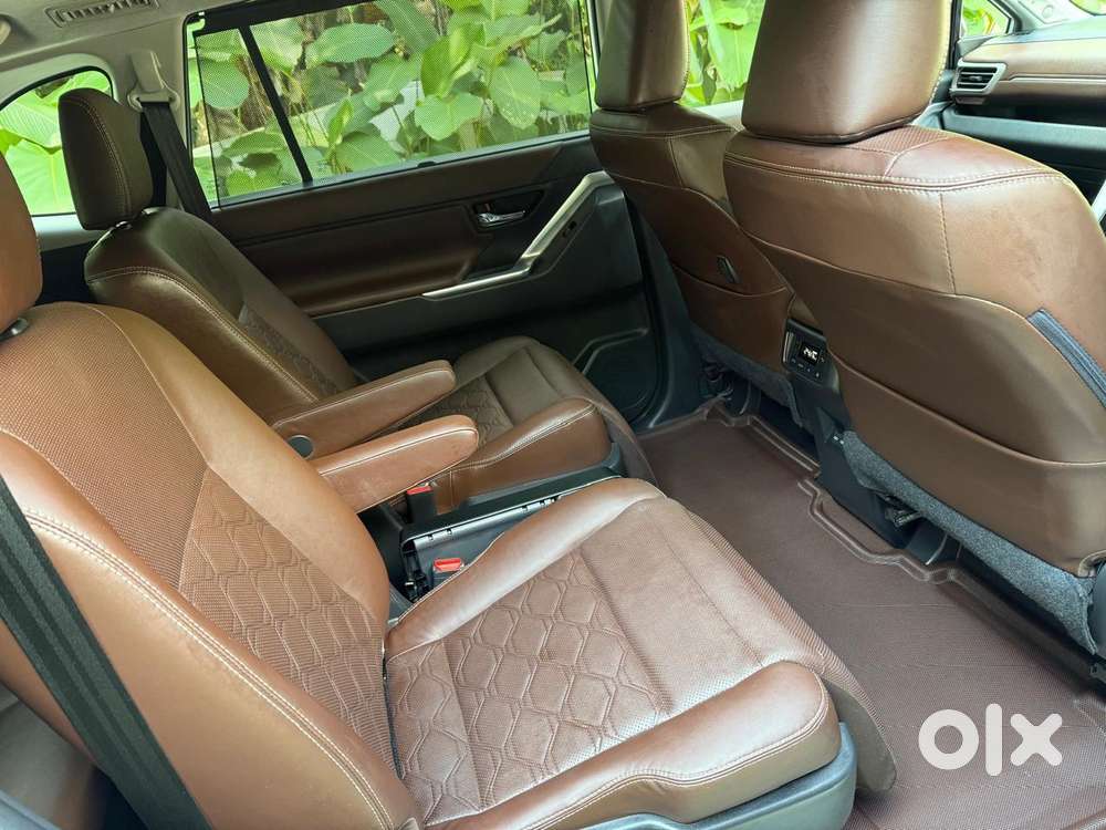 Toyota Innova Hycross 2.0 Zx (o) Hybrid 7 Str, 2023, Diesel