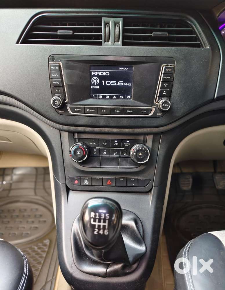Mahindra Marazzo M4, 2018, Diesel