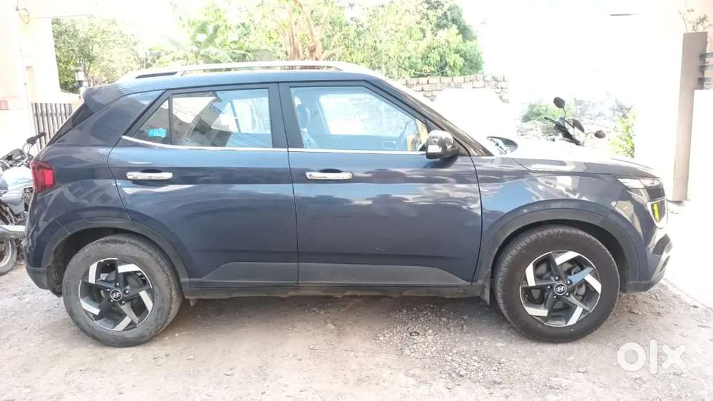 Hyundai Venue 2019 Diesel 45000 Km Driven