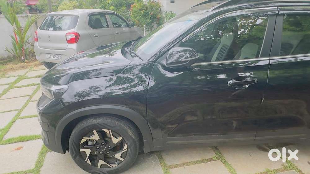 2024 Kia Sonet Gt-line Petrol  18.5k Km  Free Kia Service
