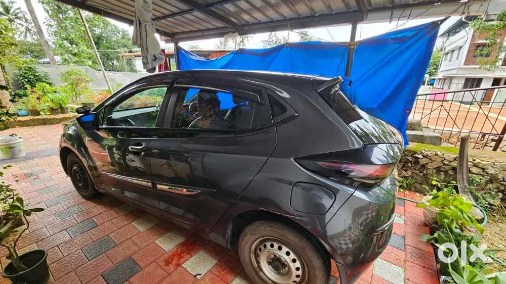 Tata Altroz 1.2 Xe Petrol Manual 2021