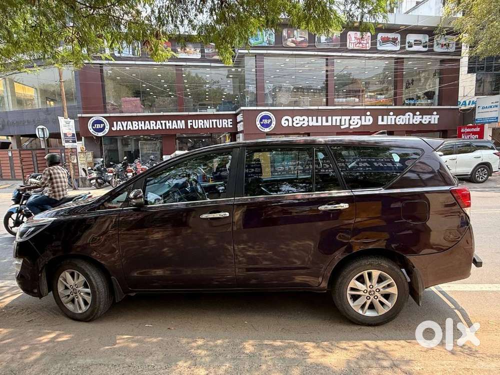 2018 Toyota Innova Crysta V 2.4 Mt 7 Seater Diesal