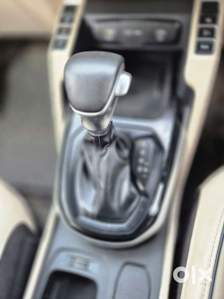 Kia Carens Luxury (o)1.5 Diesel At 7 Str, 2023, Diesel