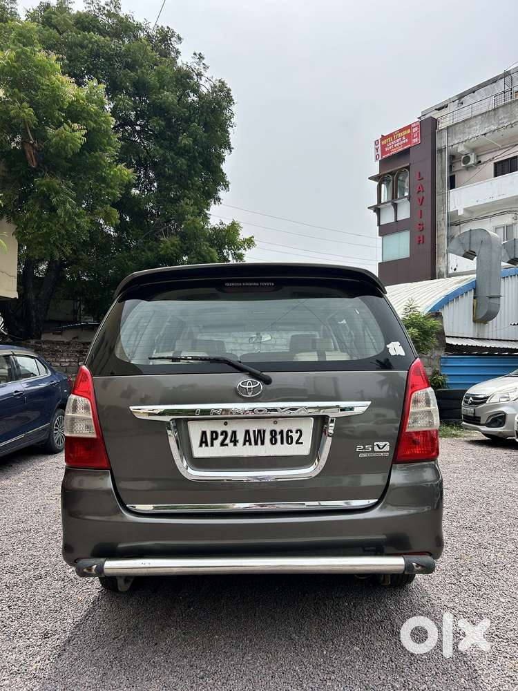 Toyota Innova 2.5 V 8 Str, 2013, Diesel