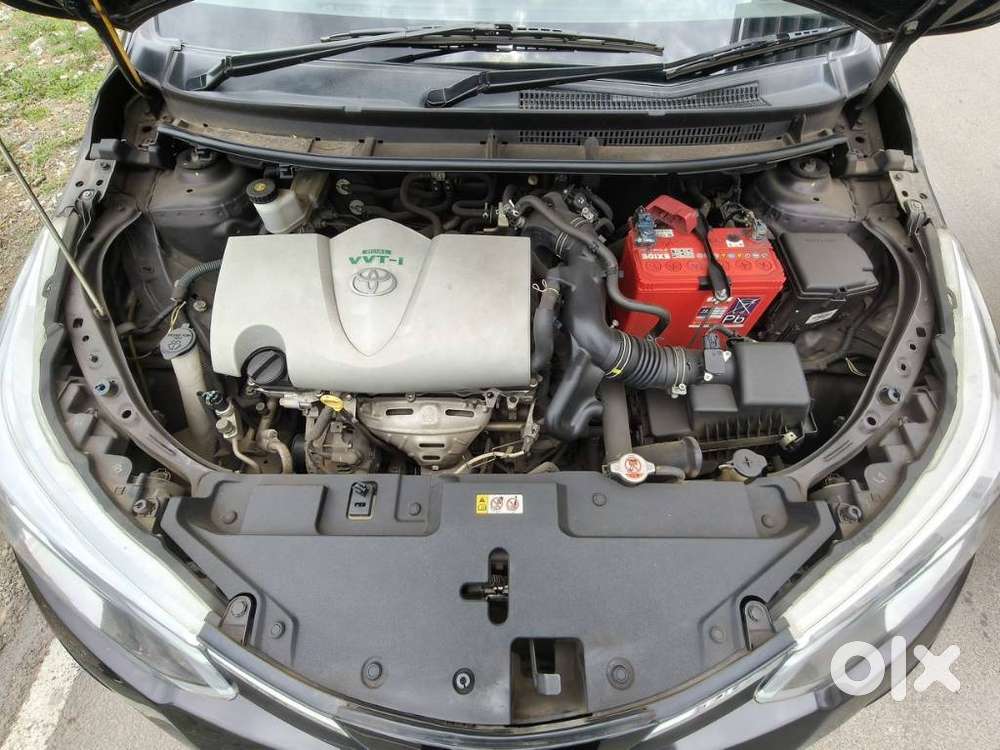 Toyota Yaris V Cvt, 2018, Petrol
