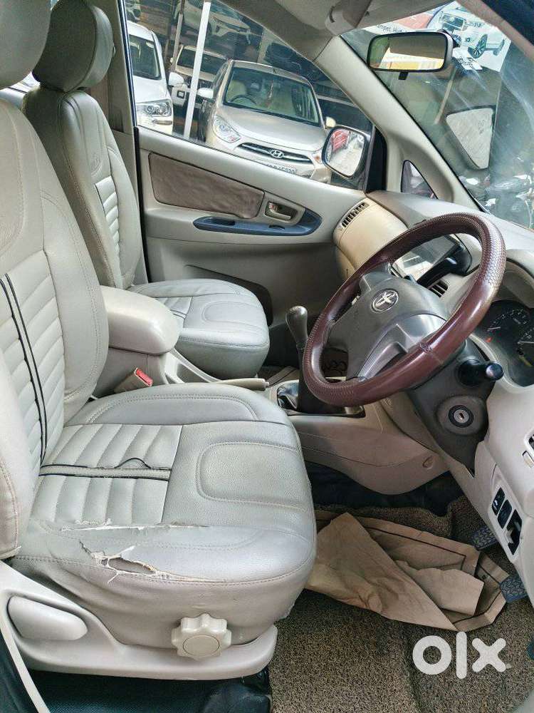 Toyota Innova 2.5 G (diesel) 8 Seater, 2013, Diesel