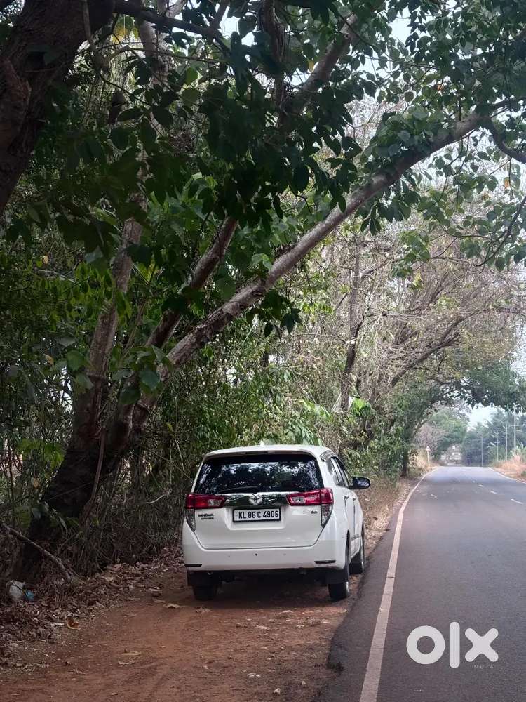 Toyota Innova Crysta 2017 Diesel 200000 Km Driven
