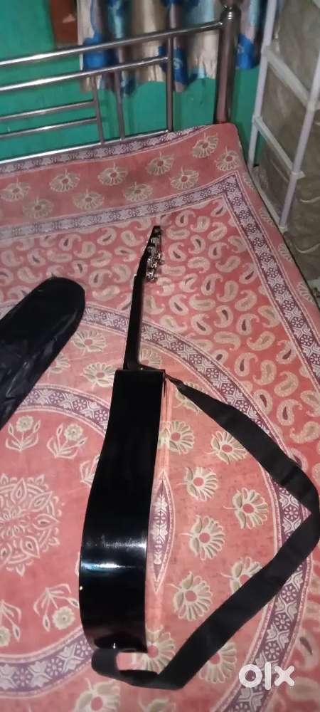 Revel Acoustic Guitar 38c
₹2000