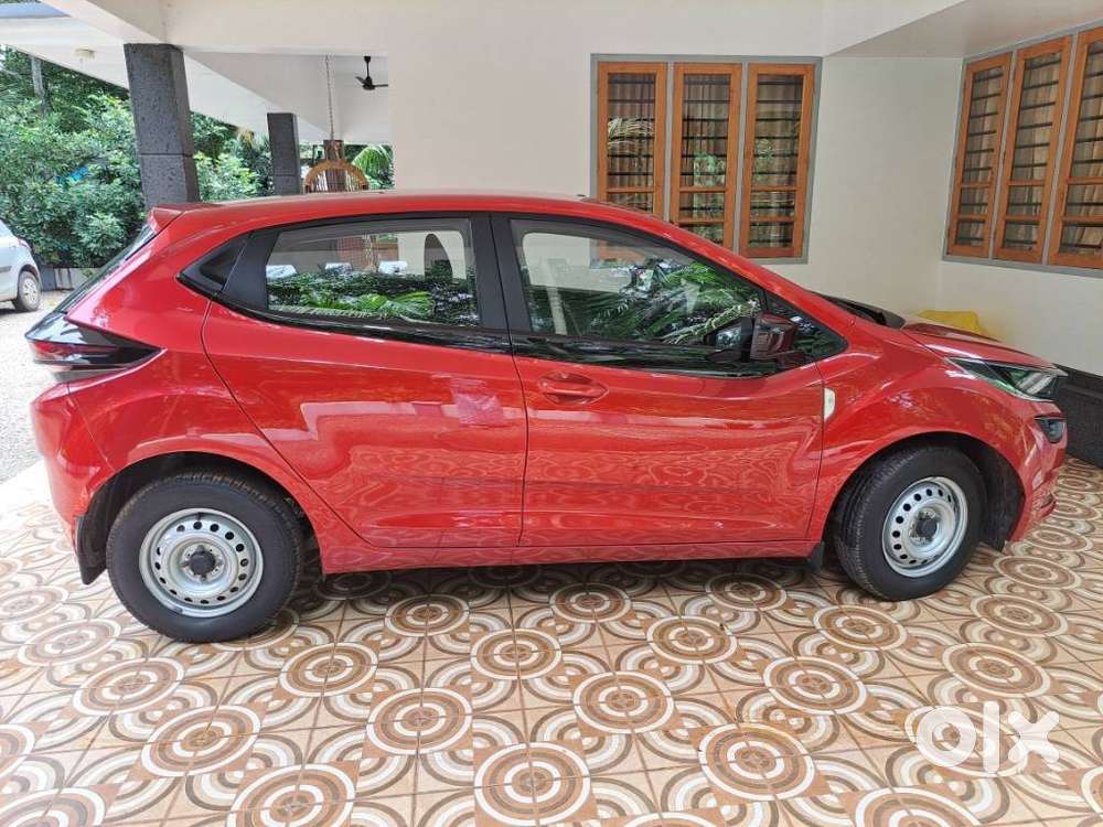 Tata Altroz 1.2 Xe, 2021, Petrol