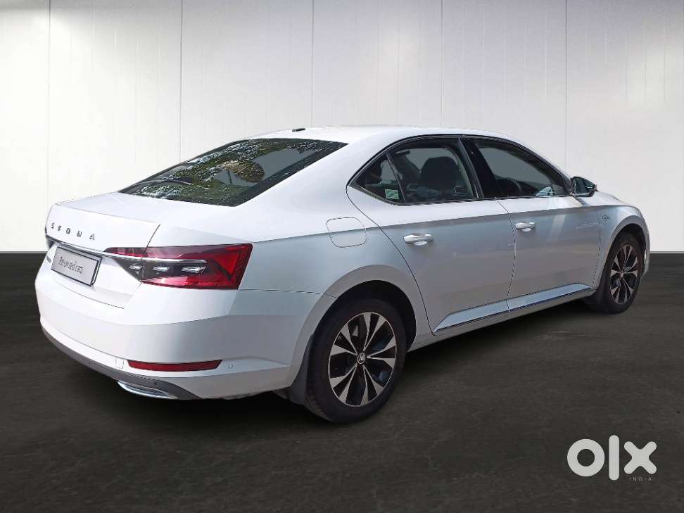 Skoda Superb 2.0 L&k Tsi At, 2022, Petrol