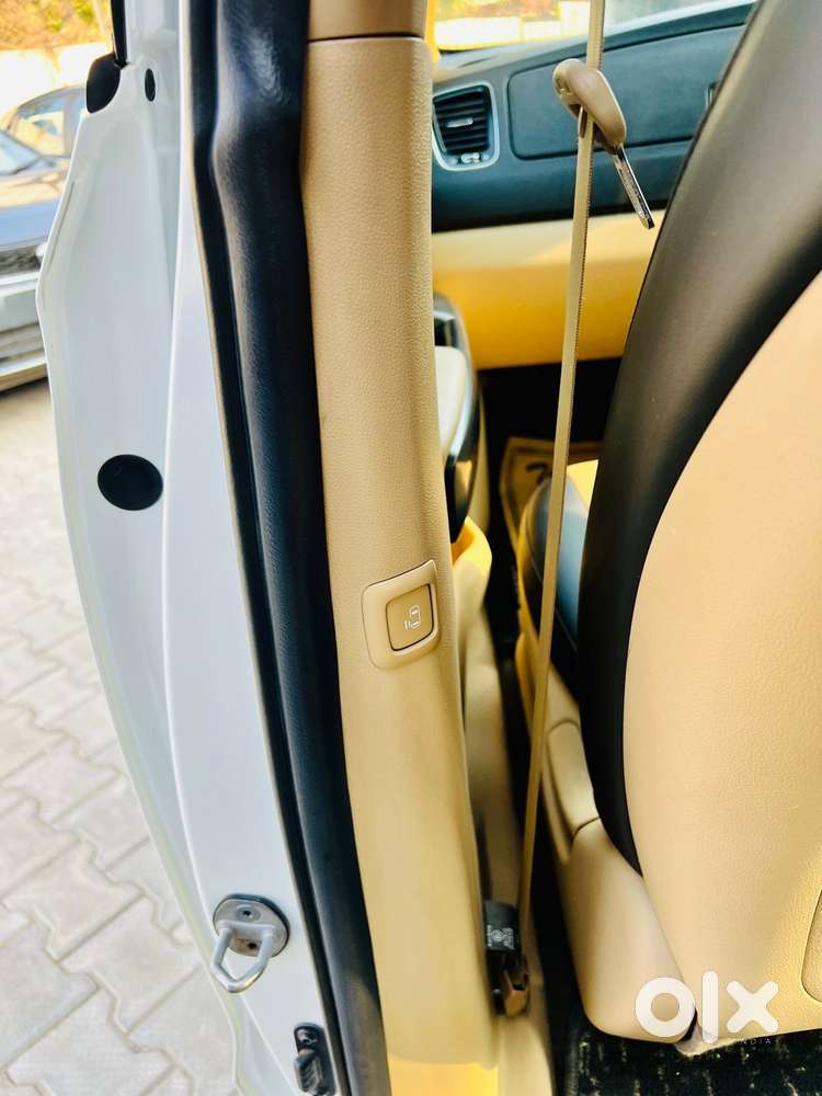 Kia Carnival Premium, 2021, Diesel