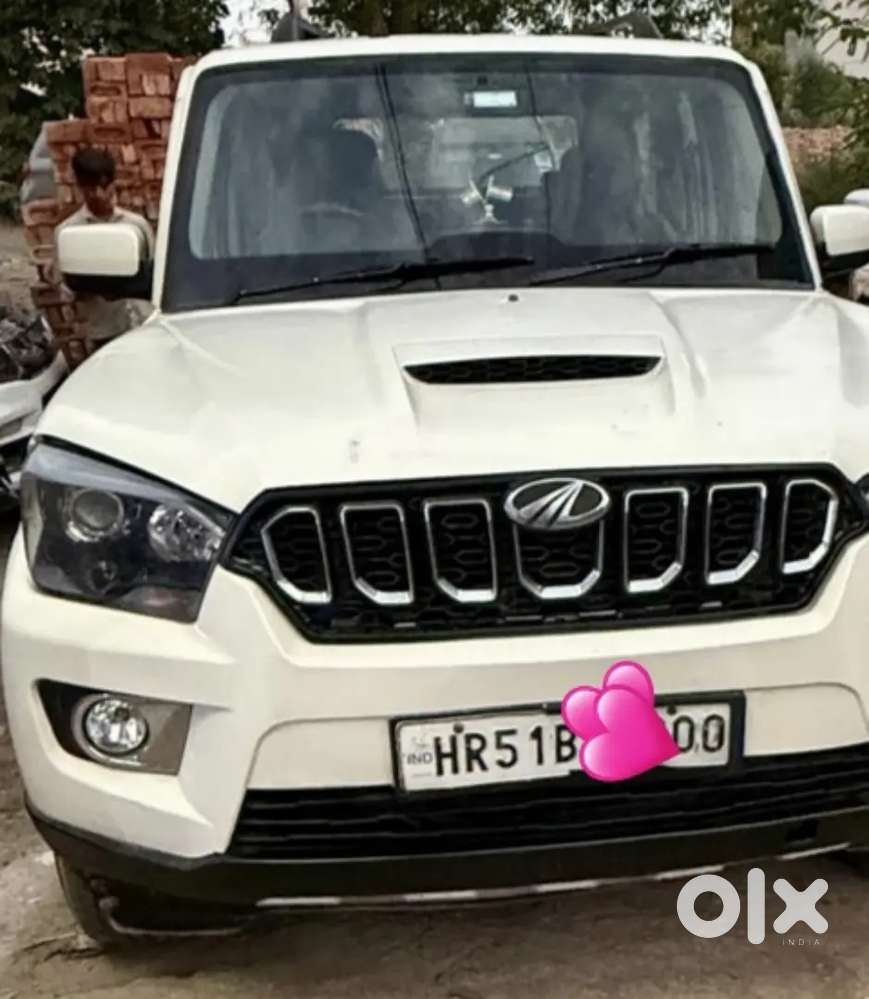 Mahindra Scorpio S6 Plus Hybrid 2017
