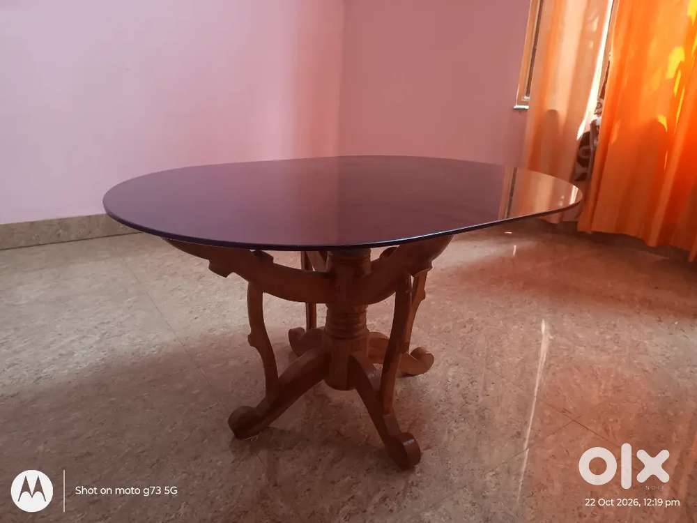 Center coffee table for living room