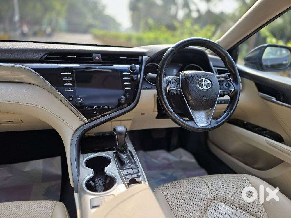 Toyota Camry Hybrid, 2019, Petrol