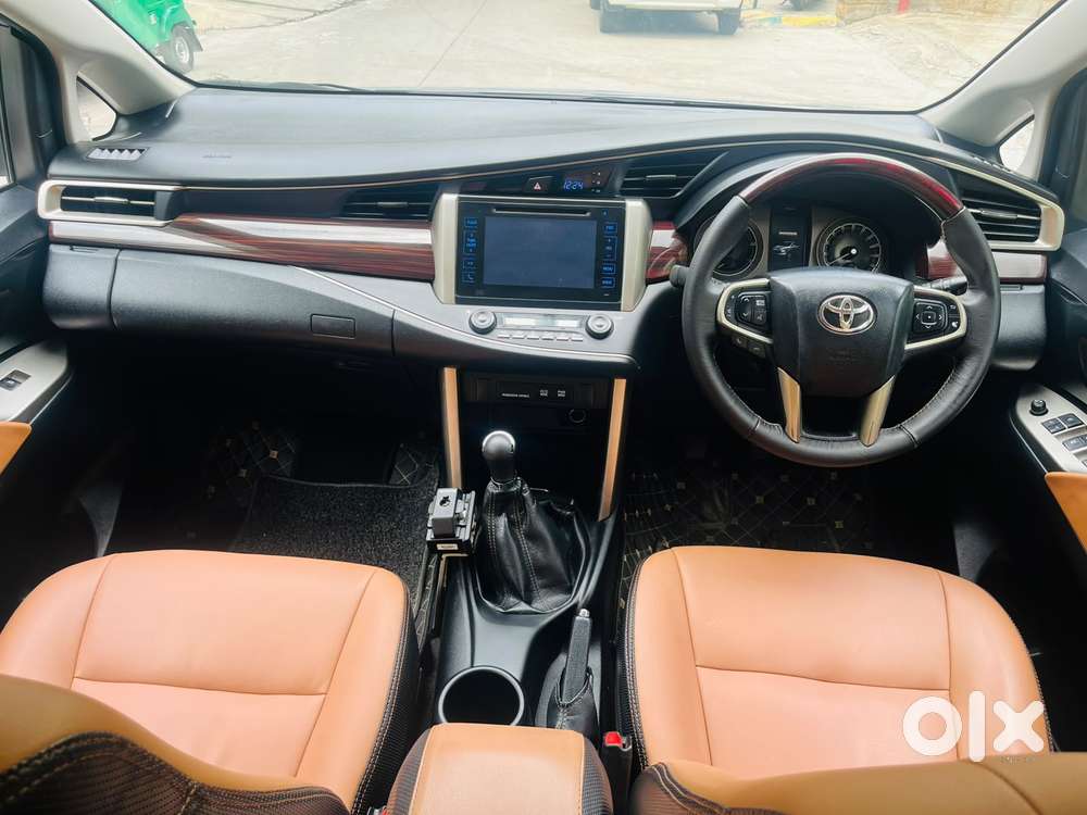 Toyota Innova Crysta 2.4 Vx Mt 8s, 2016, Diesel