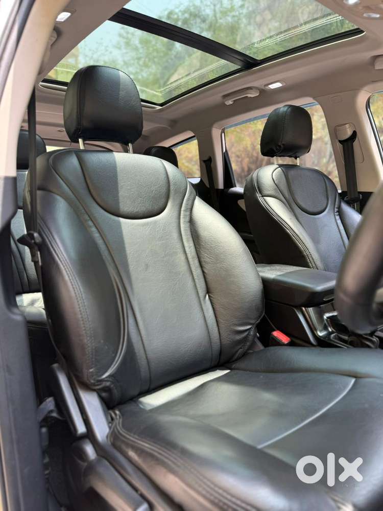 Mahindra Xuv700 2.2 Ax 5 Diesel At Str, 2022, Diesel